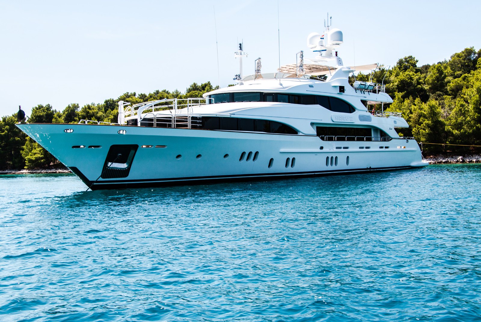 Superyacht at anchor — Peplink maritime connectivity